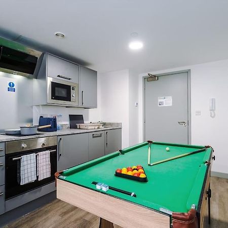 Stylish Central Apartment, Sleeps 4, Pool Table, Available For Long Term Stays Liverpool Luaran gambar