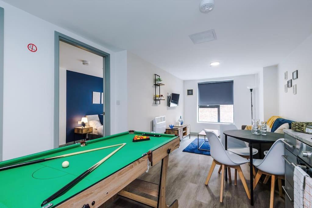 Stylish Central Apartment, Sleeps 4, Pool Table, Available For Long Term Stays Liverpool Luaran gambar