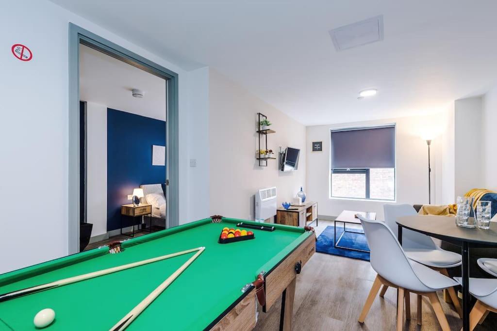 Stylish Central Apartment, Sleeps 4, Pool Table, Available For Long Term Stays Liverpool Luaran gambar